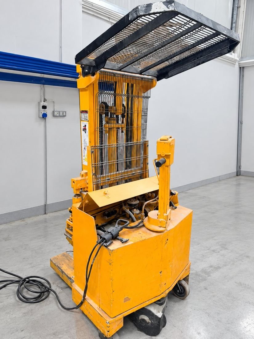 Samag electric walkie stacker 1200 kg