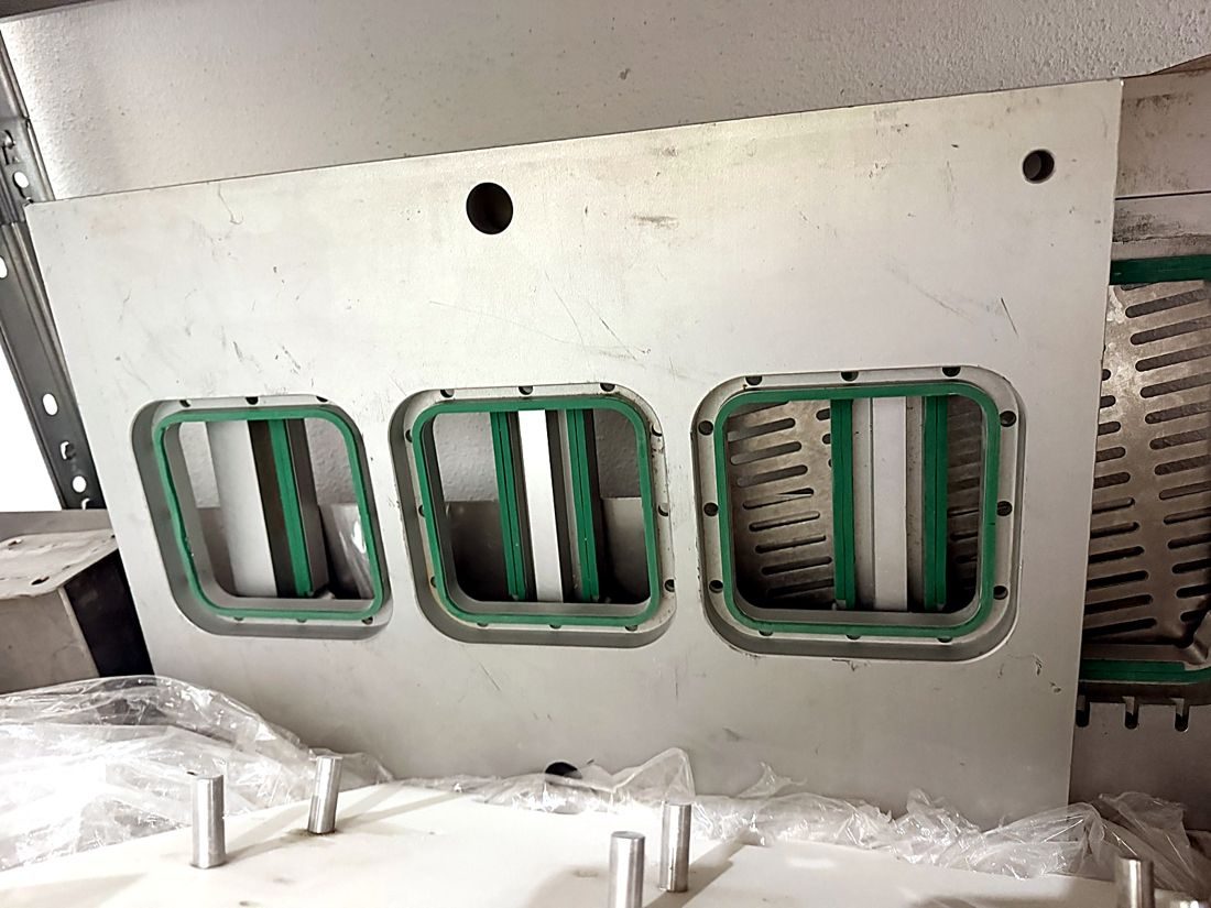 Moulds for Italian Pack tray sealer, 3 available
